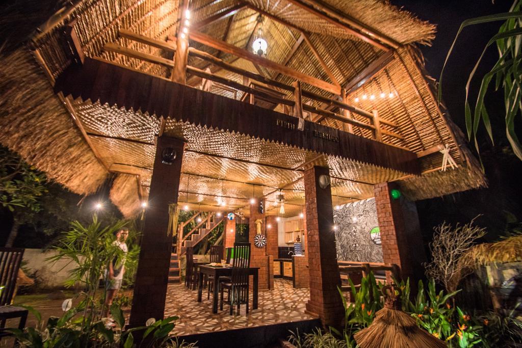 Hobbit'S House Homestay バニュウェダン エクステリア 写真