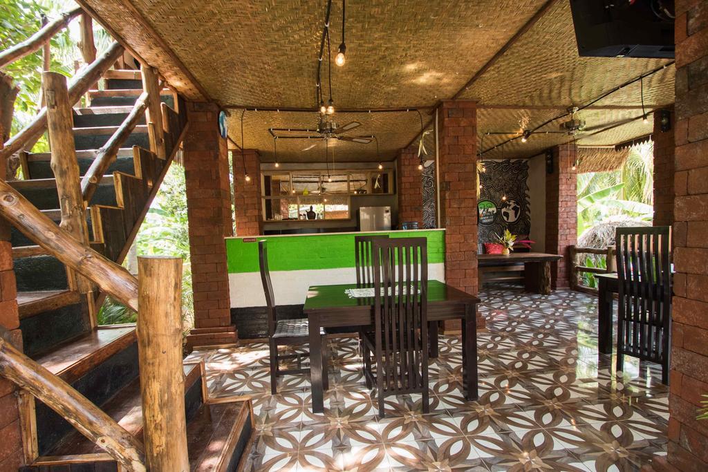 Hobbit'S House Homestay バニュウェダン エクステリア 写真